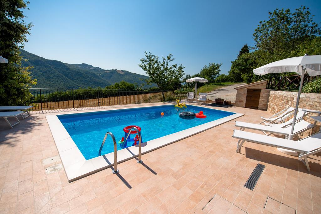 Casetta In Pietra Acqualagna Ruang foto